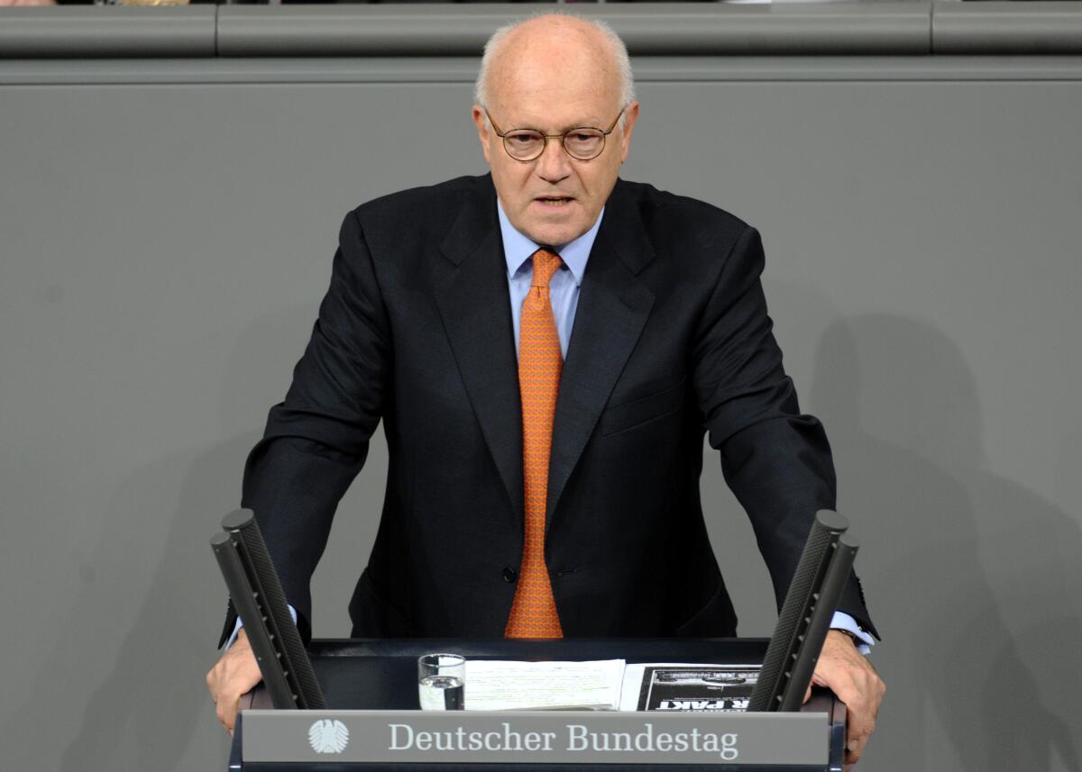 Dr. Hans-Peter Uhl, CDU/CSU, Bundestagsabgeordneter, Abgeordneter, Mitglied des Deutschen Bundestages, MdB, Rede, Deutscher Bundestag, 2. Sitzung, Top 2, Thema: Abhöraktivitäten der NSA.; Rednerpult. Uhl, Hans-Peter Dr. Hans-Peter Uhl, CDU/CSU, Bundestagsabgeordneter, Abgeordneter, Mitglied des Deutschen Bundestages, MdB, Rede, Deutscher Bundestag, 2. Sitzung, Top 2, Thema: Abhöraktivitäten der NSA.; Rednerpult.
