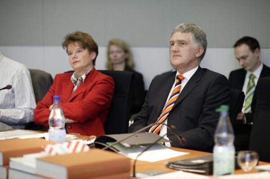 Flach, Ulrike; Schirmbeck, Georg Paul-Löbe-Haus, Sitzungssaal