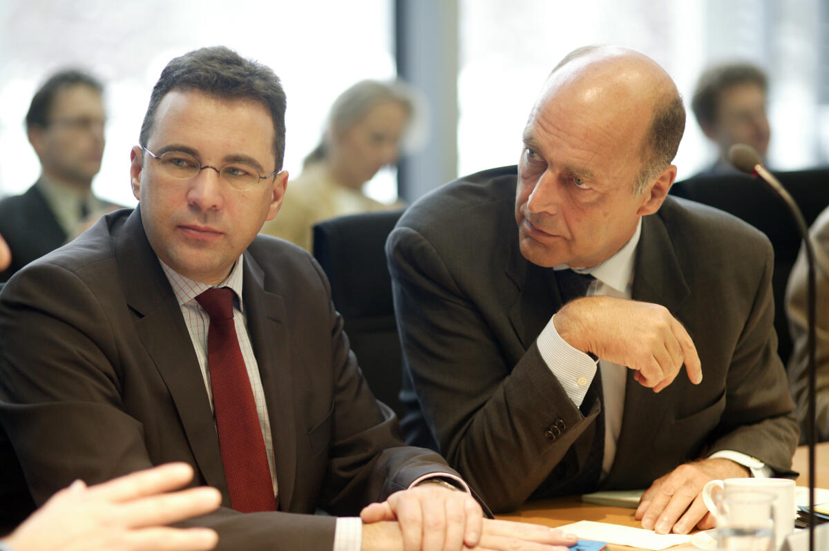 Dr. Joachim Pfeiffer, CDU/CSU, links und Laurenz Meyer, CDU/CSU, rechts, während der 3. Ausschusssitzung.; Abgeordnete, MdB, CDU/CSU-Fraktion, Ordentliche Ausschussmitglieder Pfeiffer, Joachim; Meyer, Laurenz Dr. Joachim Pfeiffer, CDU/CSU, links und Laurenz Meyer, CDU/CSU, rechts, während der 3. Ausschusssitzung.; Abgeordnete, MdB, CDU/CSU-Fraktion, Ordentliche Ausschussmitglieder