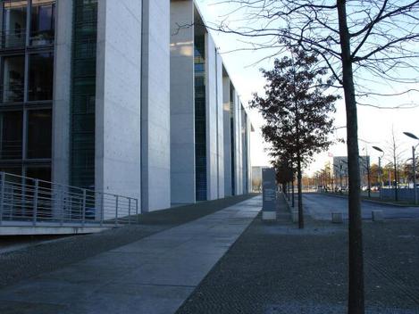  Paul-Löbe-Haus, Außenansicht