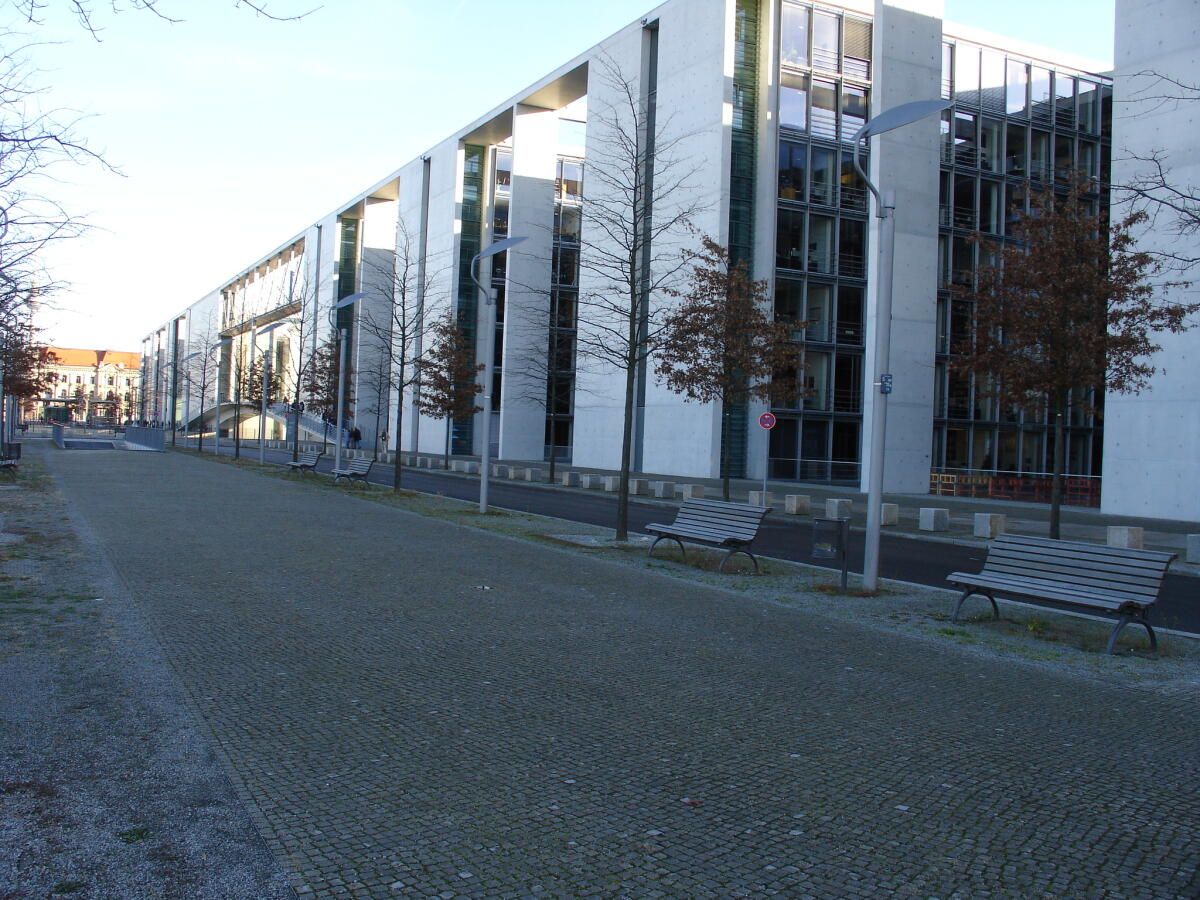 Glasfronten; Ausschussräume von außen Glasfronten; Ausschussräume von außen