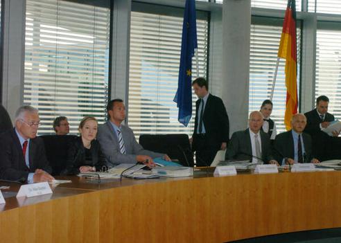 Schmidbauer, Bernd; Köhler, Kristina; Berg, Hans-Joachim; Kauder, Siegfried Paul-Löbe-Haus, Sitzungssaal