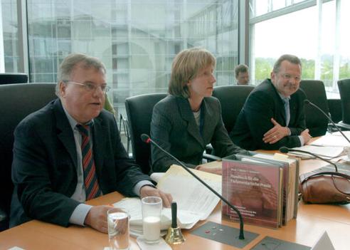 Weiß, Gerald Marie-Elisabeth-Lüders-Haus, Anhörungssaal