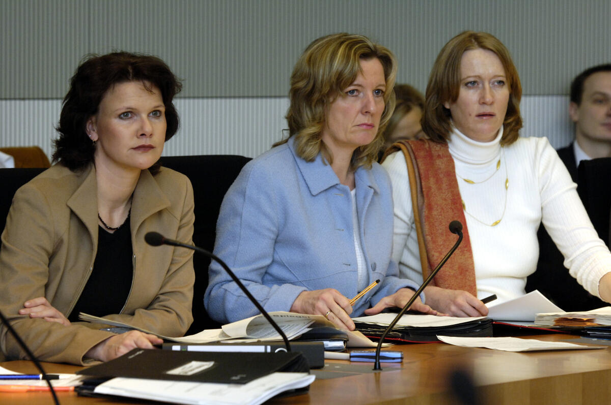 Hauer, Nina; Scheel, Christine; Andreae, Kerstin Von links: Nina Hauer, SPD, Christine Scheel, Bündnis 90/Die Grünen und Kerstin Andreae, Bündnis 90/Die Grünen, Obfrau, während der 5. Ausschusssitzung.; Abgeordnete, MdB, Ordentliche Ausschussmitglieder
