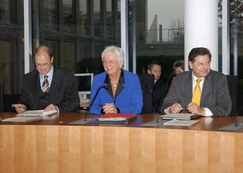 Hasselfeldt, Gerda; Oswald, Eduard Paul-Löbe-Haus, Sitzungssaal