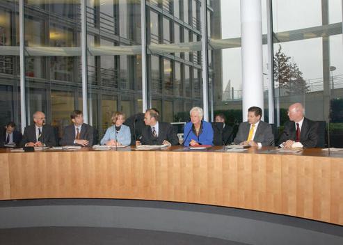 Hasselfeldt, Gerda; Oswald, Eduard Paul-Löbe-Haus, Sitzungssaal