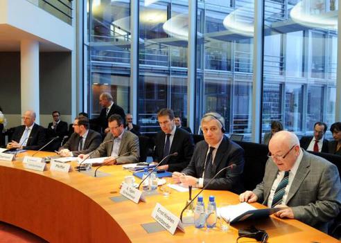 Hinsken, Ernst; Tajani, Antonio Paul-Löbe-Haus, Sitzungssaal