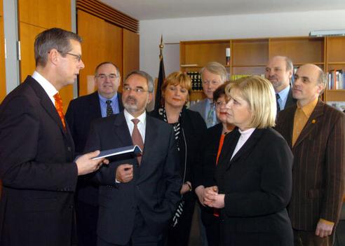 Robbe, Reinhold; Siebert, Bernd; Kossendey, Thomas; Hoff, Elke; Nachtwei, Winfried; Schäfer, Anita; Merten, Ulrike; Arnold, Rainer; Schäfer, Paul Paul-Löbe-Haus, Innenansicht