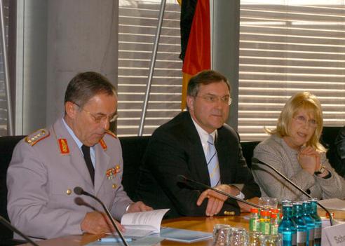 Merten, Ulrike; Jung, Franz Josef; Schneiderhan, Wolfgang Paul-Löbe-Haus, Sitzungssaal