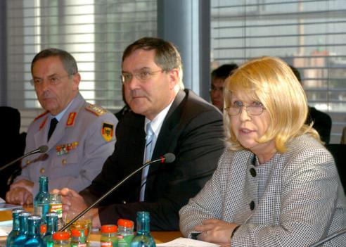 Merten, Ulrike; Jung, Franz Josef; Schneiderhan, Wolfgang Paul-Löbe-Haus, Sitzungssaal