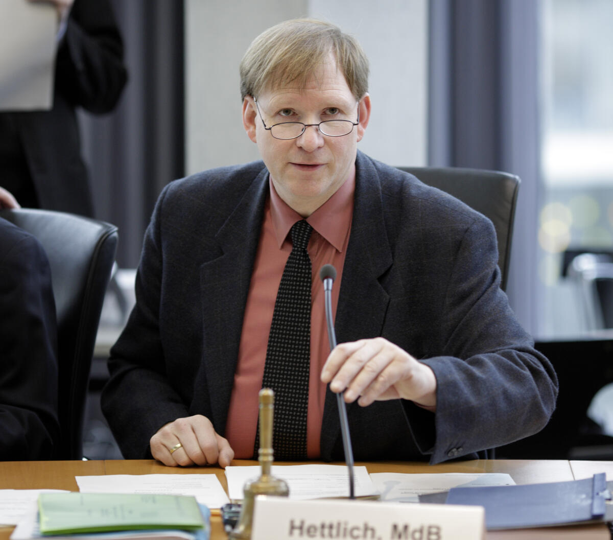 Peter Hettlich , Bündnis 90/Die Grünen , Stellvertretender Vorsitzender, Sitzung des Verkehrsausschusses im Deutschen Bundestag am 03.12.2008 Hettlich, Peter Peter Hettlich , Bündnis 90/Die Grünen , Stellvertretender Vorsitzender, Sitzung des Verkehrsausschusses im Deutschen Bundestag am 03.12.2008