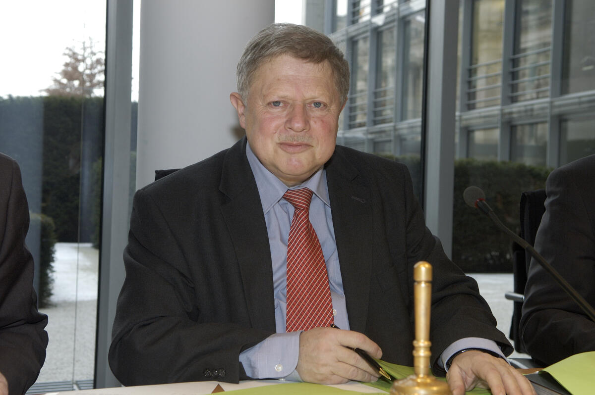 Lippold, Klaus W. Dr. Klaus W. Lippold, CDU/CSU, Ausschussvorsitzender, Stellv. Ausschussmitglied, während der 4. Ausschusssitzung.; Abgeordneter, MdB, CDU/CSU-Fraktion