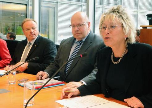 Bulling-Schröter, Eva; Niebel, Dirk; Altmaier, Peter Paul-Löbe-Haus, Sitzungssaal