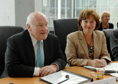 Mortler, Marlene; Hinsken, Ernst Marie-Elisabeth-Lüders-Haus, Anhörungssaal