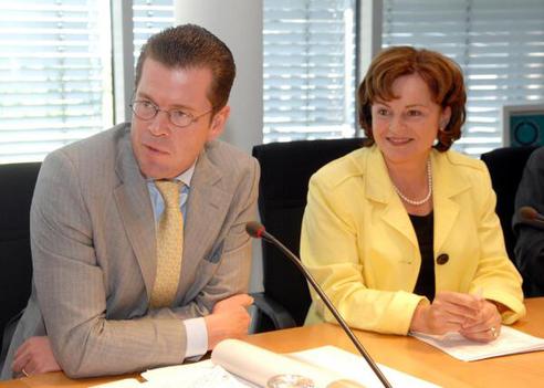Mortler, Marlene; Guttenberg, Karl-Theodor Freiherr zu Paul-Löbe-Haus, Sitzungssaal