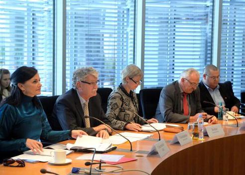 Goldmann, Hans-Michael; Priesmeier, Wilhelm; Süßmair, Alexander; Connemann, Gitta Paul-Löbe-Haus, Sitzungssaal