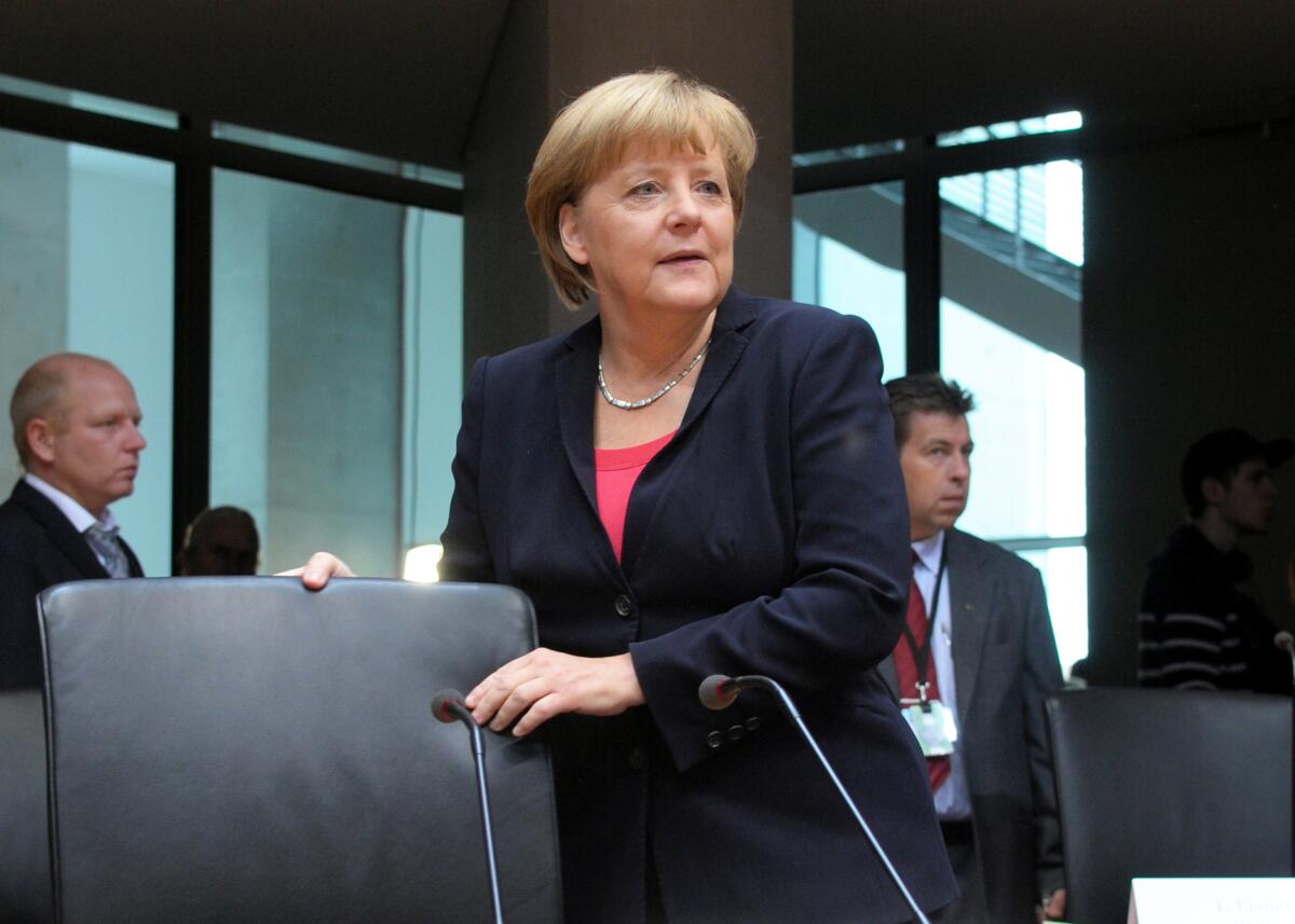 Merkel, Angela Bundeskanzlerin Dr. Angela Merkel, (hier im Bild), CDU/CSU, ist als Zeugin vor den 1. Untersuchungsausschuss (Gorleben) der 17. Wahlperiode des Deutschen Bundestages geladen. Die Sitzung wird von der Vorsitzenden, Dr. Maria Flachsbarth, CDU/CSU, geleitet.