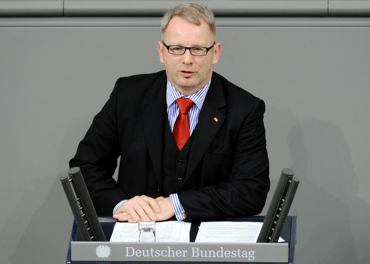 Kahrs, Johannes Johannes Kahrs, SPD, Bundestagsabgeordneter, Abgeordneter, Mitglied des Deutschen Bundestages, MdB, Rede, Deutscher Bundestag, 6. Sitzung, Top 14, Thema: Eheschließung gleichgeschlechtlicher Personen.; Rednerpult.