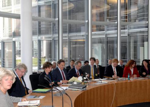 Grütters, Monika; Börnsen, Wolfgang; Otto, Hans-Joachim; Neumann, Bernd; Niclauss, Norbert; Schmitz, André; Griefahn, Monika; Krüger-Leißner, Angelika Paul-Löbe-Haus, Sitzungssaal