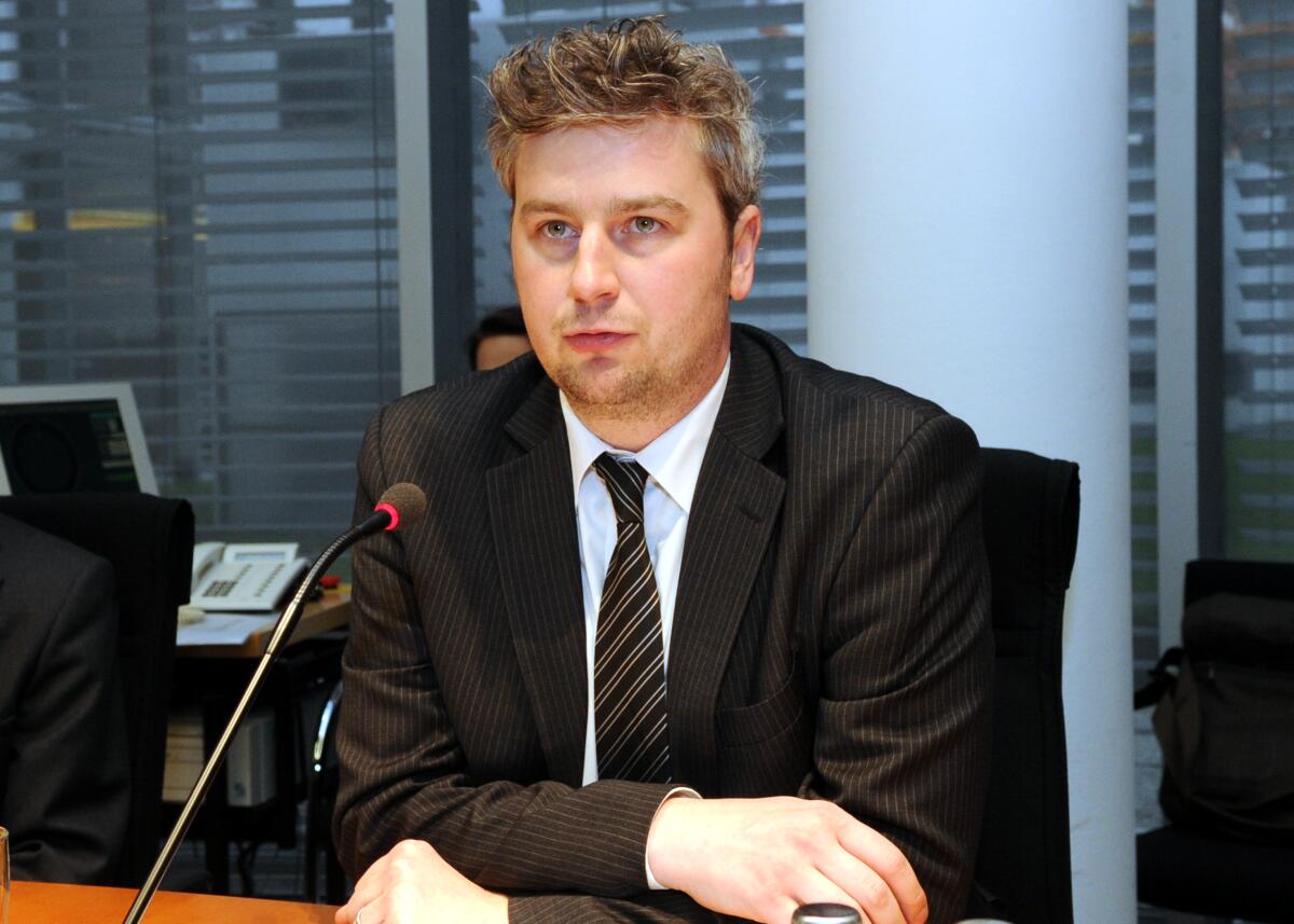 Der Unterausschuss des Deutschen Bundestages für Neue Medien hat unter der Leitung des Vorsitzenden Sebastian Blumenthal, (hier im Bild), FDP, mit Beteiligung der Sachverständigen Andreas Könen, Lutz Neugebauer, Klemens Gutmann, und Andy Müller-Maguhn, eine Ausschusssitzung zum Thema "Sicherheit der IKT". Blumenthal, Sebastian Der Unterausschuss des Deutschen Bundestages für Neue Medien hat unter der Leitung des Vorsitzenden Sebastian Blumenthal, (hier im Bild), FDP, mit Beteiligung der Sachverständigen Andreas Könen, Lutz Neugebauer, Klemens Gutmann, und Andy Müller-Maguhn, eine Ausschusssitzung zum Thema "Sicherheit der IKT".