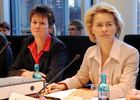 Zimmermann, Sabine; Leyen, Ursula von der Paul-Löbe-Haus, Sitzungssaal