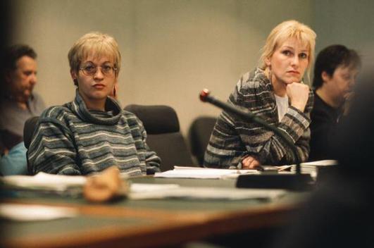 Höll, Barbara; Enkelmann, Dagmar Liegenschaften in Bonn, Plenargebäude
