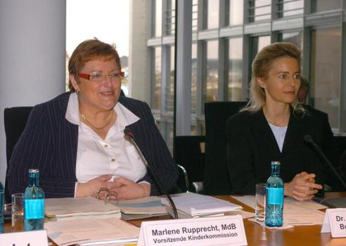 Rupprecht, Marlene; Leyen, Ursula von der Paul-Löbe-Haus, Sitzungssaal