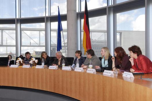 Liesegang, Gerd; Noll, Michaela; Zwanziger, Theo; Hingst, Ariane; Rupprecht, Marlene; Gruß, Miriam; Golze, Diana; Deligöz, Ekin Paul-Löbe-Haus, Sitzungssaal