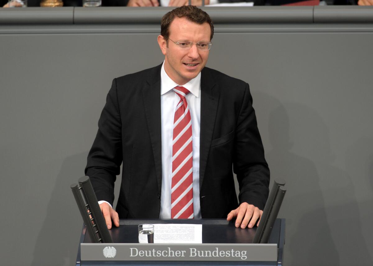 Dr. Jan-Marco Luczak, CDU/CSU, Bundestagsabgeordneter, Abgeordneter, Mitglied des Deutschen Bundestages, MdB, Rede, Deutscher Bundestag, 133. Sitzung, Aktuelle Stunde, Thema: Linksextremistisch motivierte Gewalt.; Rednerpult. Luczak, Jan-Marco Dr. Jan-Marco Luczak, CDU/CSU, Bundestagsabgeordneter, Abgeordneter, Mitglied des Deutschen Bundestages, MdB, Rede, Deutscher Bundestag, 133. Sitzung, Aktuelle Stunde, Thema: Linksextremistisch motivierte Gewalt.; Rednerpult.