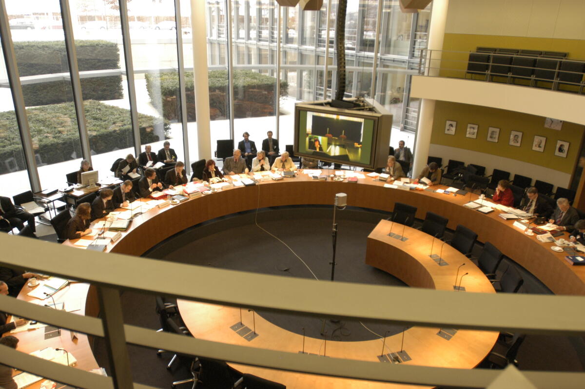  Blick in den Sitzungssaal.; Abgeordnete, MdB, Übersicht