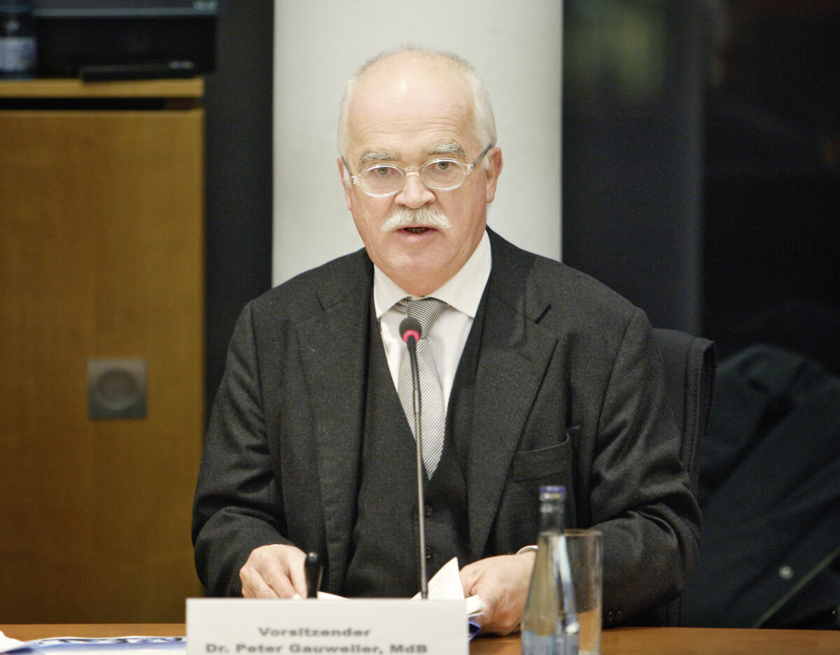 Gauweiler, Peter Dr. Peter Gauweiler, MdB, CDU/CSU, eröffnet die Sitzung des Unterauschusses Globalisierung und Außenwirtschaft
