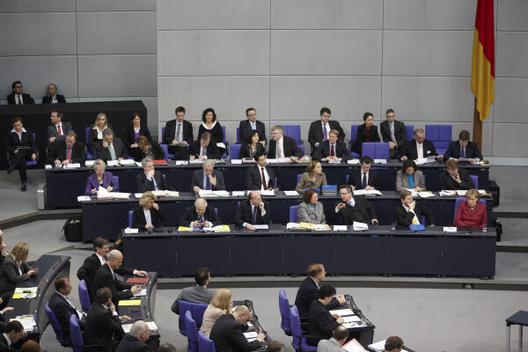 Brüderle, Rainer; Reiche, Katherina; Niebel, Dirk; Pofalla, Ronald; Aigner, Ilse; Merkel, Angela; Böhmer, Maria; Rösler, Philipp; Schröder, Kristina; Leutheusser-Schnarrenberger, Sabine; Ramsauer, Peter; Hintze, Peter; Westerwelle, Guido; Schavan, Annette; Röttgen, Norbert; Klaeden, Eckart von; Maizière, Thomas de; Guttenberg, Karl-Theodor Freiherr zu; Neumann, Bernd Reichstagsgebäude, Plenarsaal