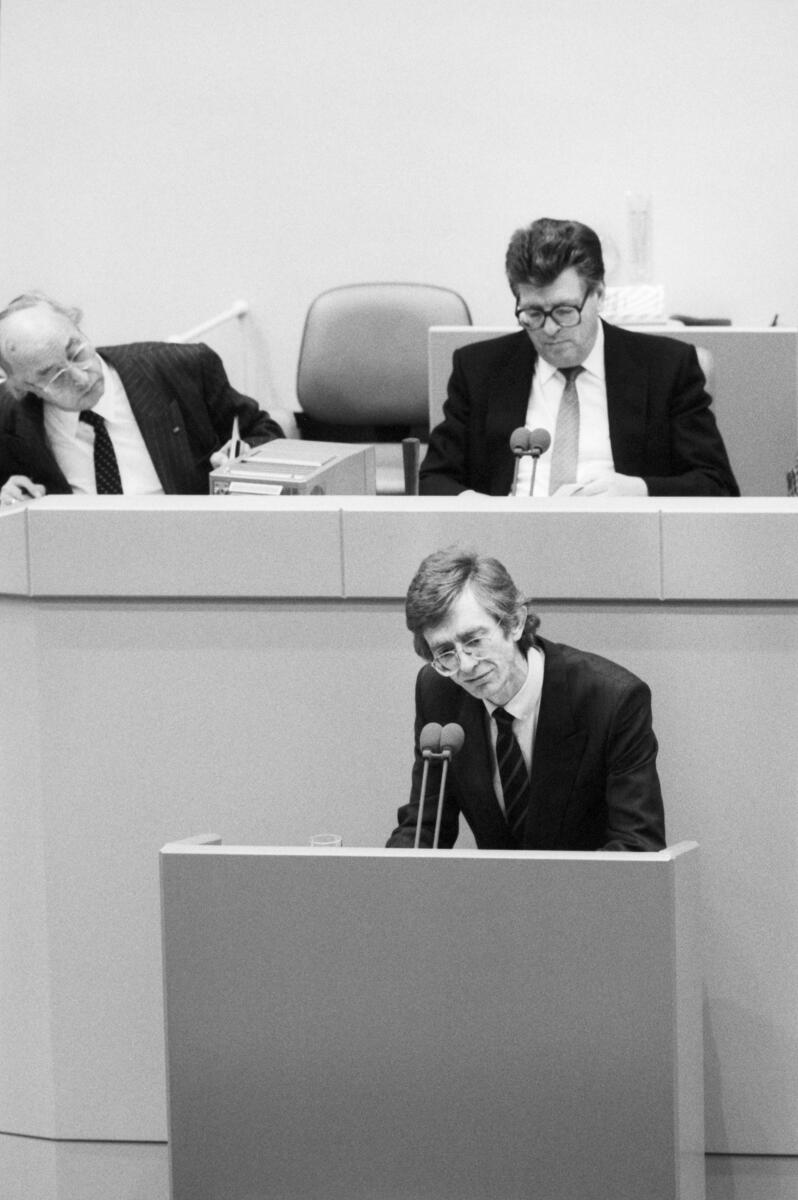 Dr. Dieter Wiefelspütz, SPD, MdB, hält eine Rede im Deutschen Bundestag.; Bundestagsabgeordneter, Abgeordneter, Rednerpult Wiefelspütz, Dieter Dr. Dieter Wiefelspütz, SPD, MdB, hält eine Rede im Deutschen Bundestag.; Bundestagsabgeordneter, Abgeordneter, Rednerpult