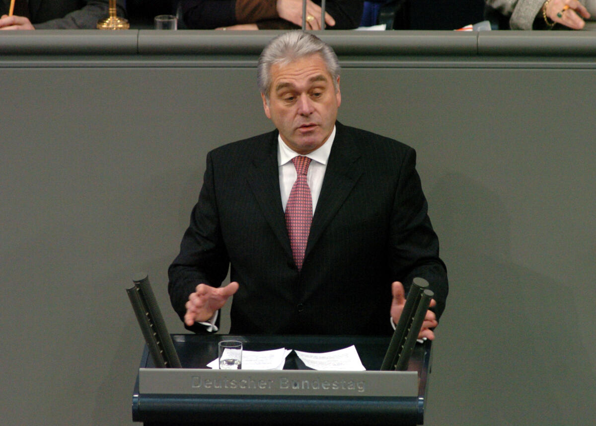Rech, Heribert Heribert Rech, LMin. BW., CDU/CSU, Rede, Deutscher Bundestag, 11. Sitzung, TOP 7, Thema: "Muslimtest" in Baden-Württemberg. 

Rednerpult.
