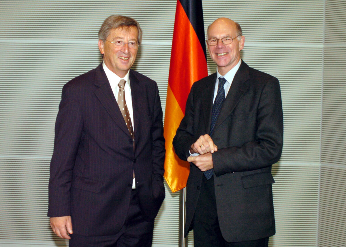 Lammert, Norbert; Juncker, Jean-Claude Bundestagspräsident Dr. Norbert Lammert, CDU/CSU, (re.), empfängt den Premierminister des Großherzogtums Luxemburg, Staatsminister Jean-Claude Juncker.; Fahne.