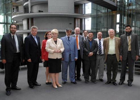 Merten, Ulrike; Stinner, Rainer; Nouripour, Omid; Brahawi, Abdul Karim; Mufti, Mebhuba; Sadeghi, Seyed Mohsen; Nizamani, Ubaid-ur-Rehman Paul-Löbe-Haus, Innenansicht