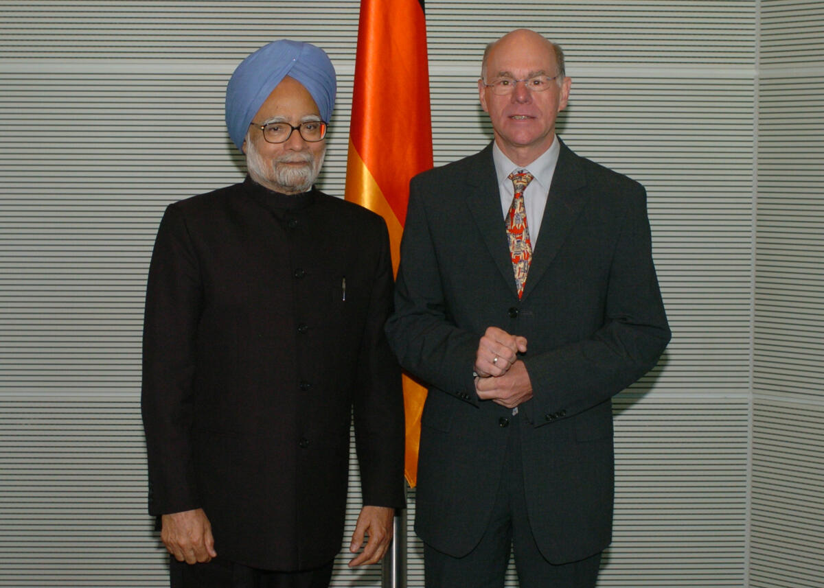 Lammert, Norbert; Singh, Manmohan Bundestagspräsident Dr. Norbert Lammert, CDU/CSU, (re.), empfängt den indischen Ministerpräsidenten Manmohan Singh (li.).; Präsident, Indien