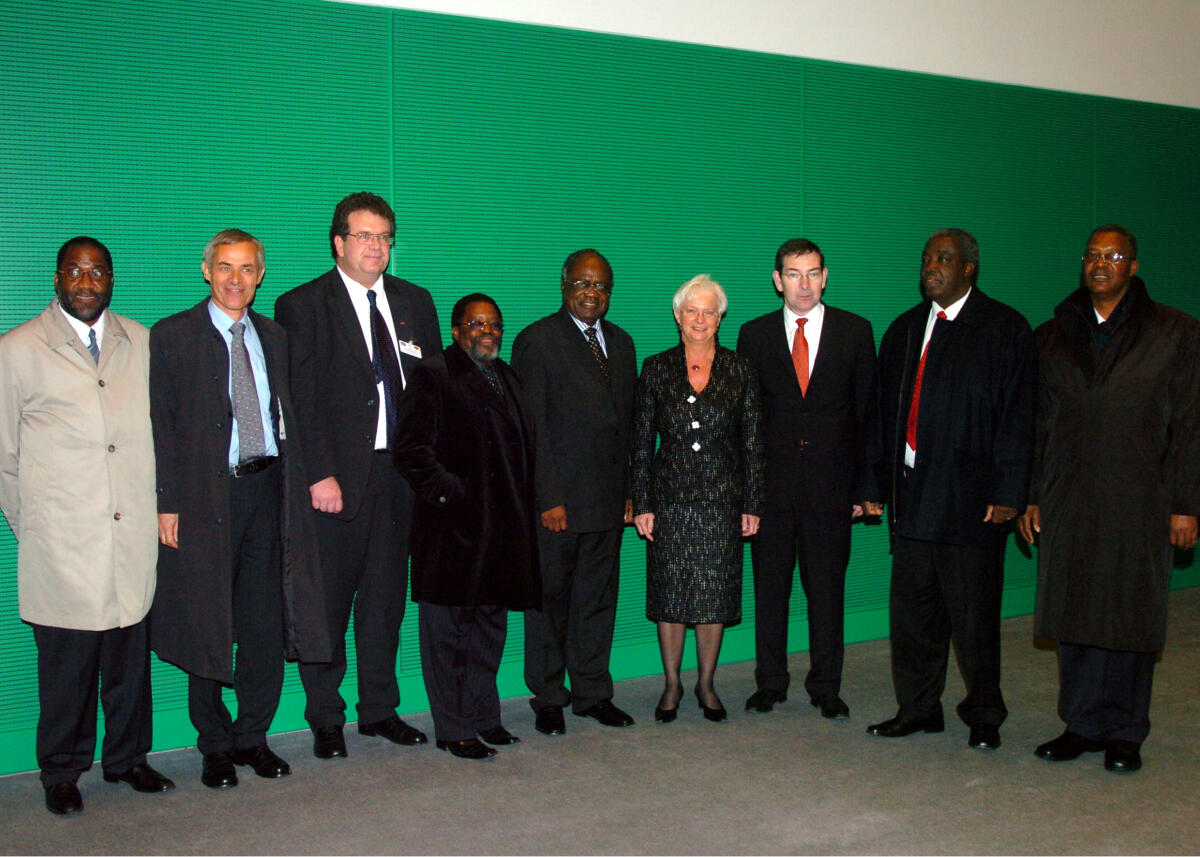 Hasselfeldt, Gerda; Pohamba, Hifikepunye Bundestagsvizepräsidentin Gerda Hasselfeldt, CDU/CSU, (vierte von rechts)  empfängt den Präsidenten der Republik Namibia Hifikepunye Pohamba (fünfter von rechts).
