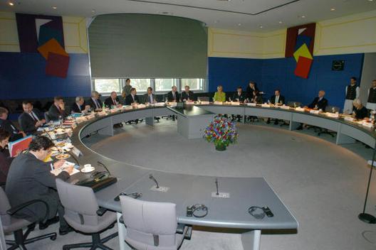 Lammert, Norbert; Thierse, Wolfgang; Debré, Jean-Louis Reichstagsgebäude, Präsidialebene