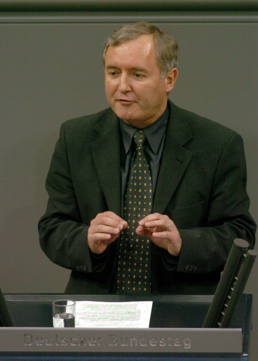 Stadler, Max Dr. Max Stadler, FDP, MdB, Rede im Deutschen Bundestag.; Plenum, Rednerpult, 145. Sitzung, TOP 4, Thema: Islamismus
