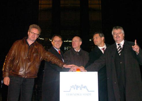 Lammert, Norbert; Batz, Michael; Pfarrwaller, Robert J.; Otto, Alexander; Mattner, Andreas Reichstagsgebäude, Außenansicht