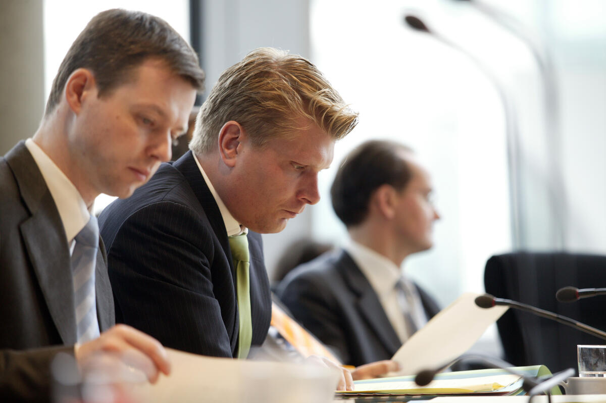 Silberhorn, Thomas; Bareiß, Thomas v.l.: Thomas Silberhorn, CSU und Thomas Bareiß, CDU, während der Sitzung.; Abgeordnete, MdB, CDU/CSU-Fraktion