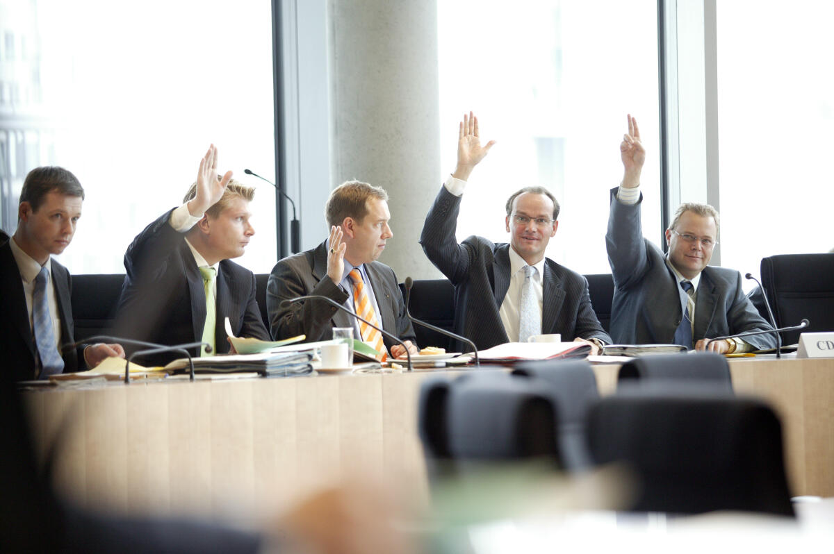 Silberhorn, Thomas; Bareiß, Thomas; Otte, Henning; Krichbaum, Gunther; Stübgen, Michael v.l.: Thomas Silberhorn, CDU/CSU, Thomas Bareiß, CDU/CSU, Henning Otte, CDU/CSU, Gunther Krichbaum, CDU/CSU, Michael Stübgen, CDU/CSU, Obmann; Abgeordnete, MdB, CDU/CSU-Fraktion