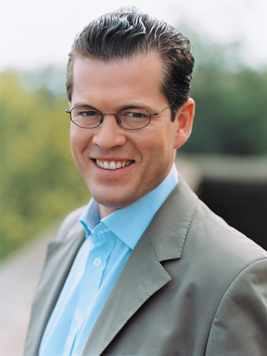 Karl-Theodor Freiherr von und zu Guttenberg, CDU/CSU, MdB.; Bundestagsabgeordneter, Abgeordneter Guttenberg, Karl-Theodor Freiherr zu Karl-Theodor Freiherr von und zu Guttenberg, CDU/CSU, MdB.; Bundestagsabgeordneter, Abgeordneter