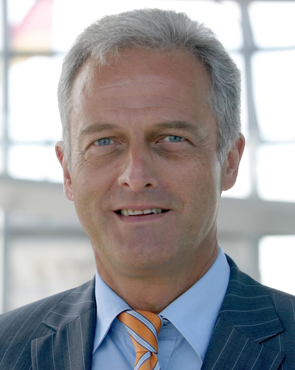 Dr. Peter Ramsauer, Vorsitzender der CSU-Landesgruppe und 1. stellvertretender Vorsitzender der CDU/CSU-Fraktion, CDU/CSU, MdB.; Abgeordneter, Bundestagsabgeordneter Ramsauer, Peter Dr. Peter Ramsauer, Vorsitzender der CSU-Landesgruppe und 1. stellvertretender Vorsitzender der CDU/CSU-Fraktion, CDU/CSU, MdB.; Abgeordneter, Bundestagsabgeordneter