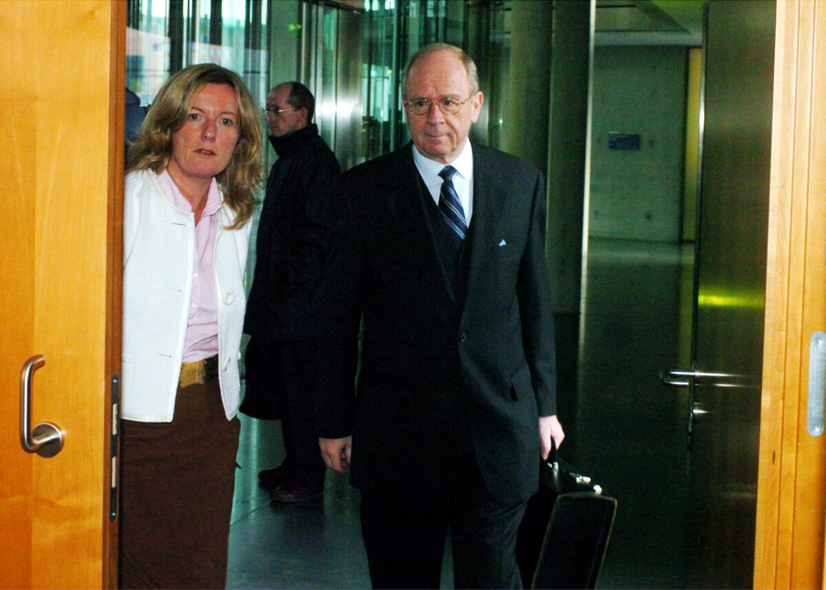 Christine Scheel, Bündnis 90/Die Grünen, Ausschussvorsitzende des Finanzausschusses des Deutschen Bundestages, und Hans W. Reich, Vorstand der KfW - Bankengruppe. Reich, Hans W.; Scheel, Christine Christine Scheel, Bündnis 90/Die Grünen, Ausschussvorsitzende des Finanzausschusses des Deutschen Bundestages, und Hans W. Reich, Vorstand der KfW - Bankengruppe.