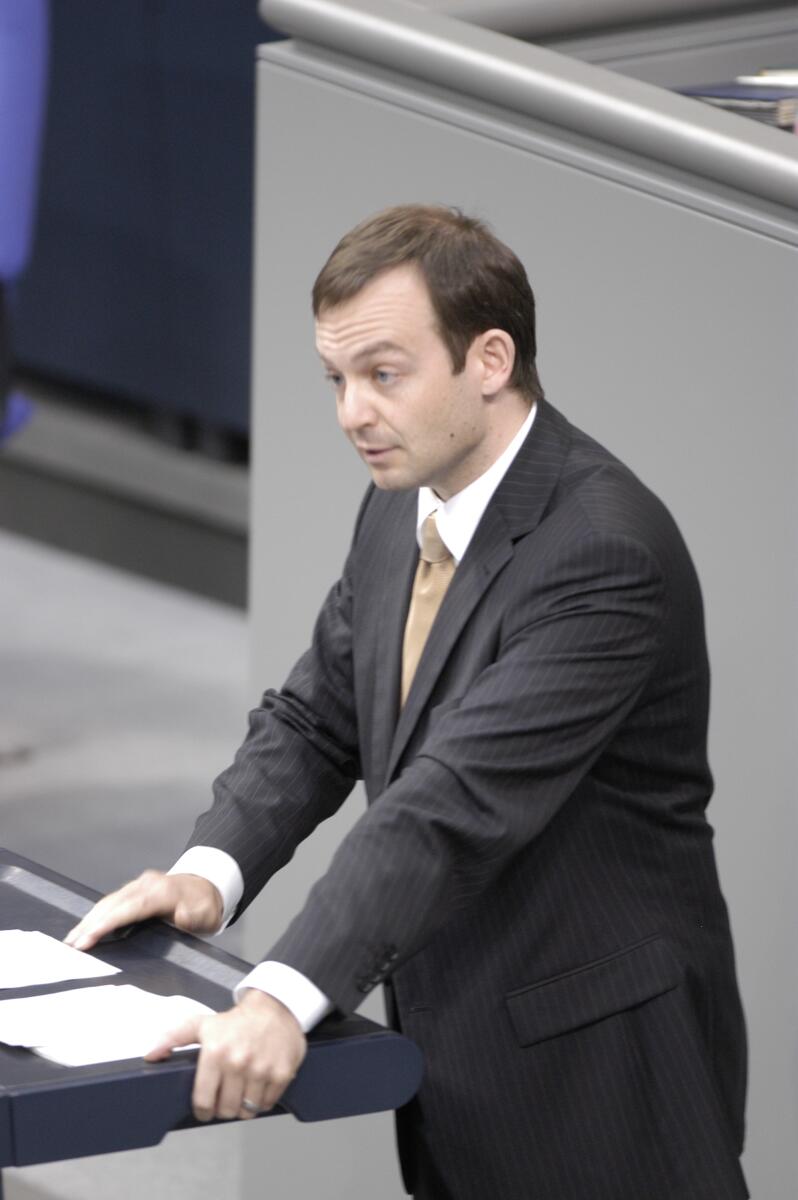 Der FDP-Abgeordnete Dr. Volker Wissing.; MdB, Plenarsaal, Rednerpult, Redner Wissing, Volker Der FDP-Abgeordnete Dr. Volker Wissing.; MdB, Plenarsaal, Rednerpult, Redner