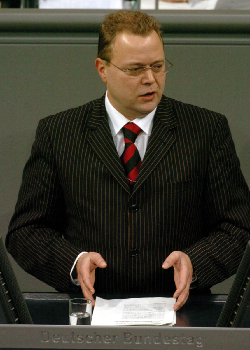 Stübgen, Michael Michael Stübgen, MdB, CDU/CSU, Rede, Deutscher Bundestag, 8. Sitzung, TOP 4, Thema: Europäischer Rat in Brüssel/Aussprache, Redner 8; Rednerpult.