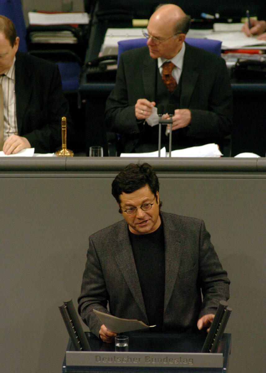 Dehm, Diether; Lammert, Norbert Diether Dehm, MdB, DIE LINKE., Rede, Deutscher Bundestag, 8. Sitzung, TOP 4, Thema: Europäischer Rat in Brüssel/Aussprache. Vorsitz: Bundestagpräsident Dr. Norbert Lammert, CDU/CSU.; Rednerpult.
