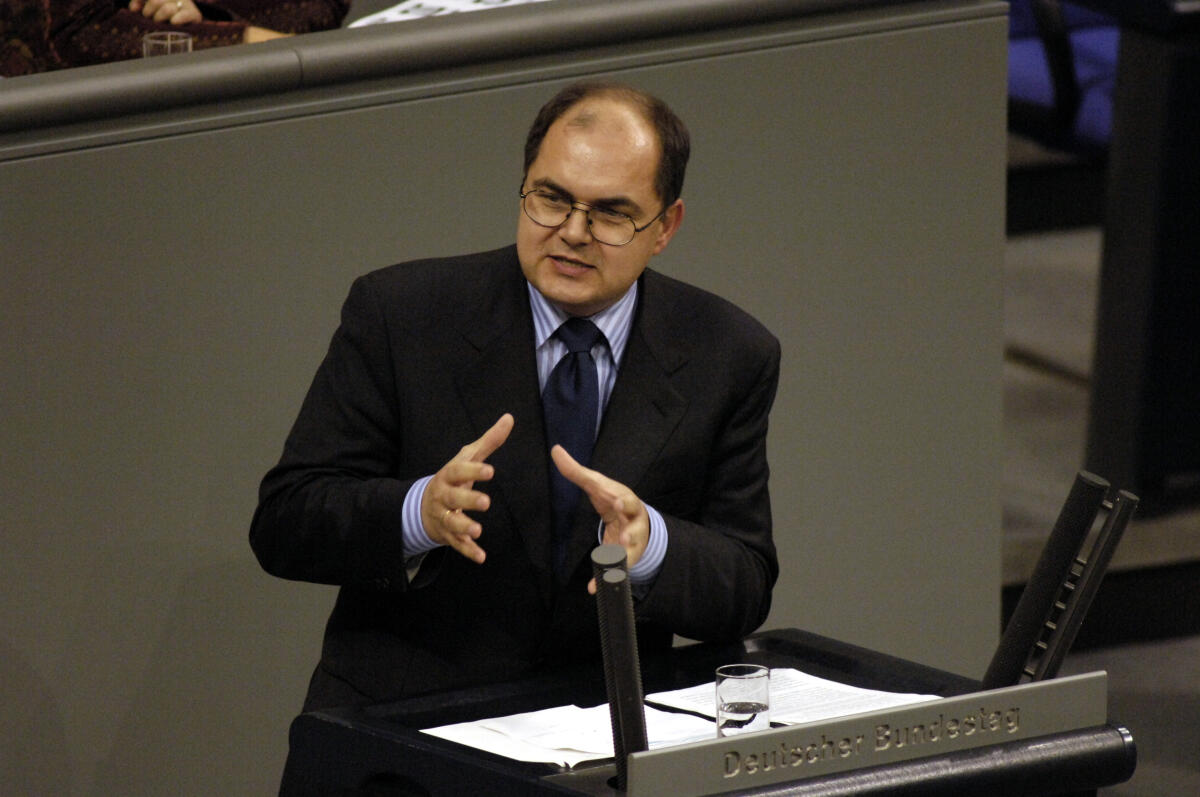 Schmidt, Christian Der Deutsche Bundestag stimmt über den weitern Einsatz deutscher Soldaten im Kampf gegen denn Terrorismus ab.; Christian Schmidt, CDU/CSU, bei seiner Rede,; Abgeordnete, MdB, CDU/CSU-Fraktion